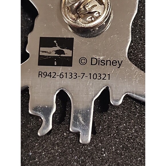 Disney  Pirates of Caribbean On Stranger Tides Movie Premier Theater Promo Pin - Picture 9 of 9